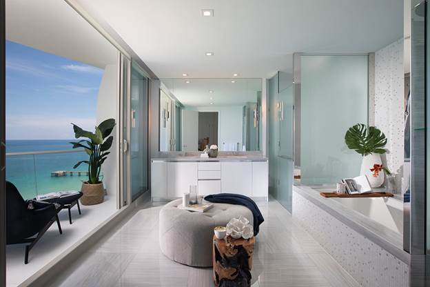 декор ванной комнаты с видом на океан 